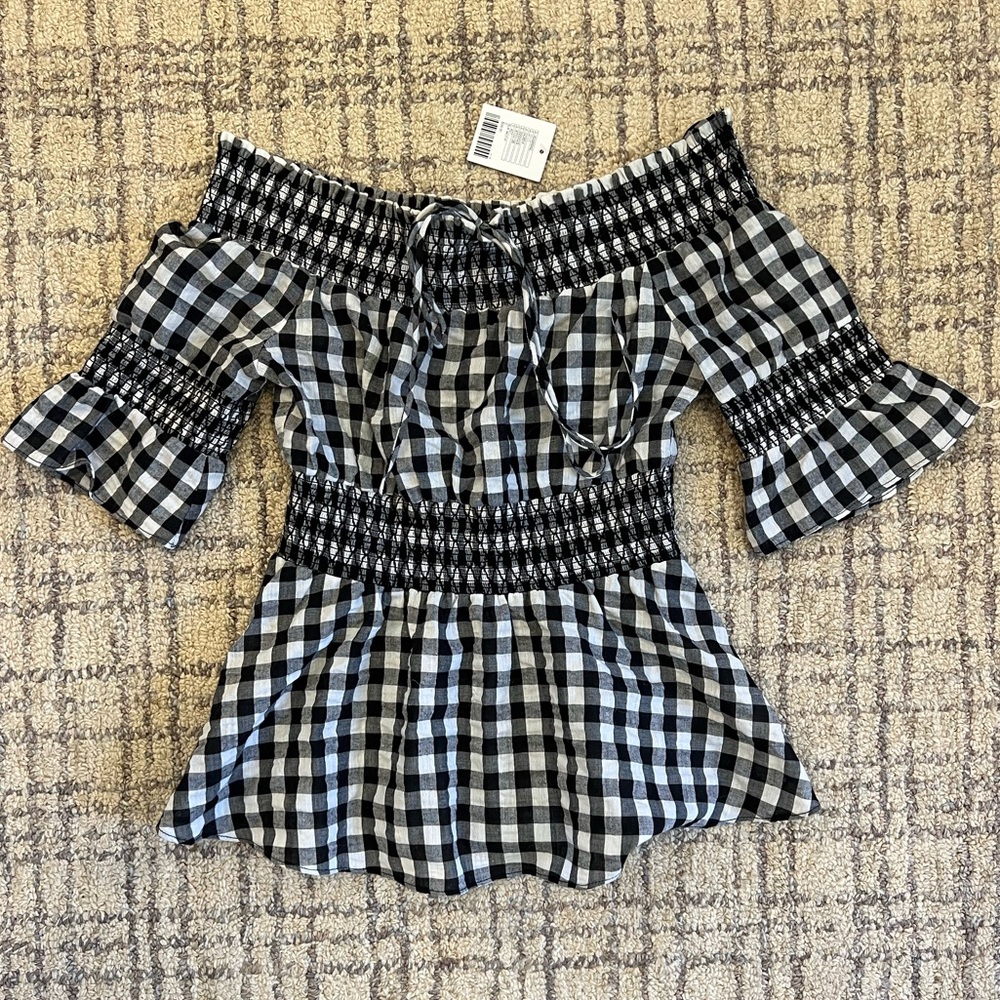 Urban Outfitters Motif Top. Size Small.